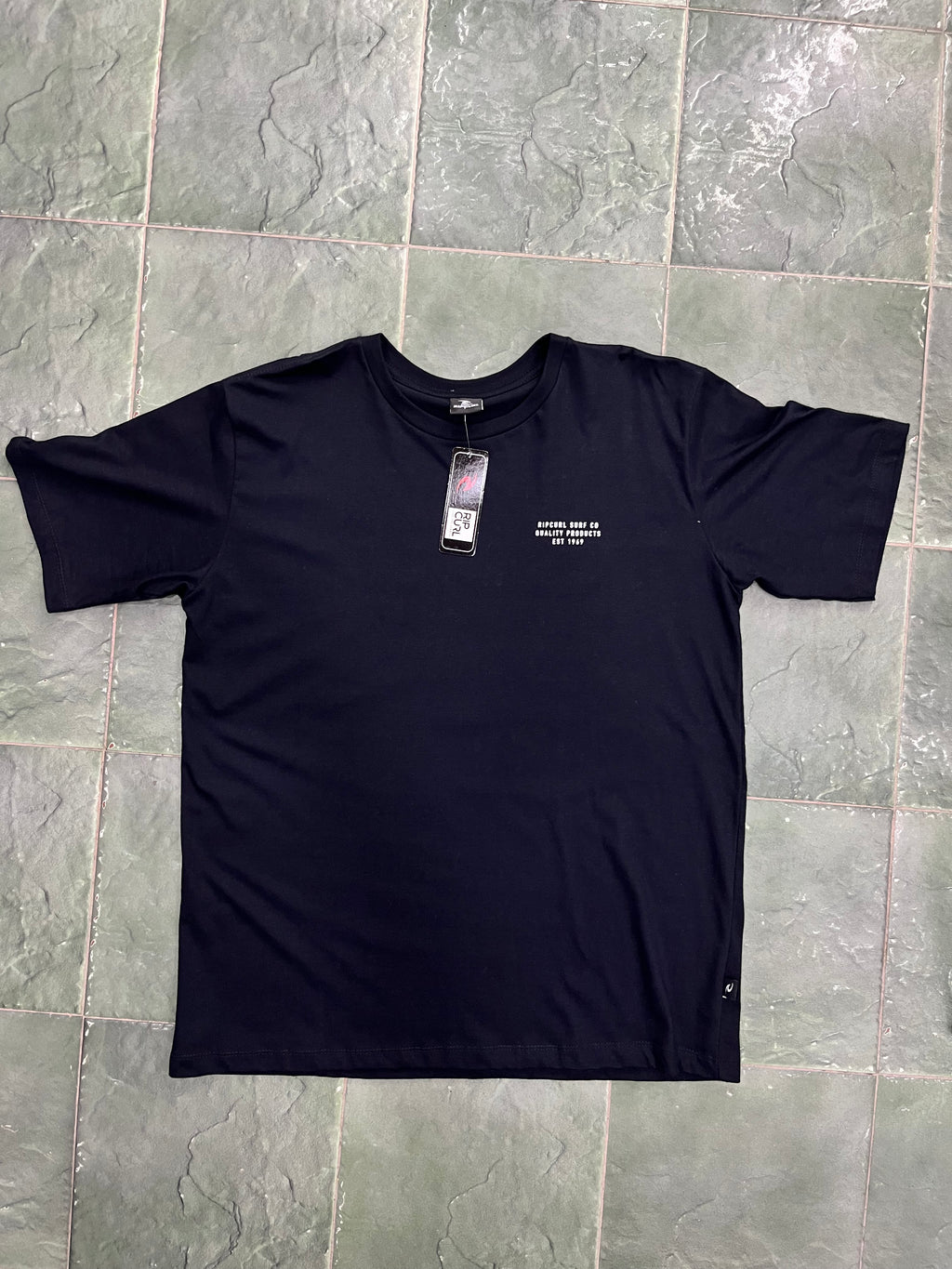 Remera oscura RC