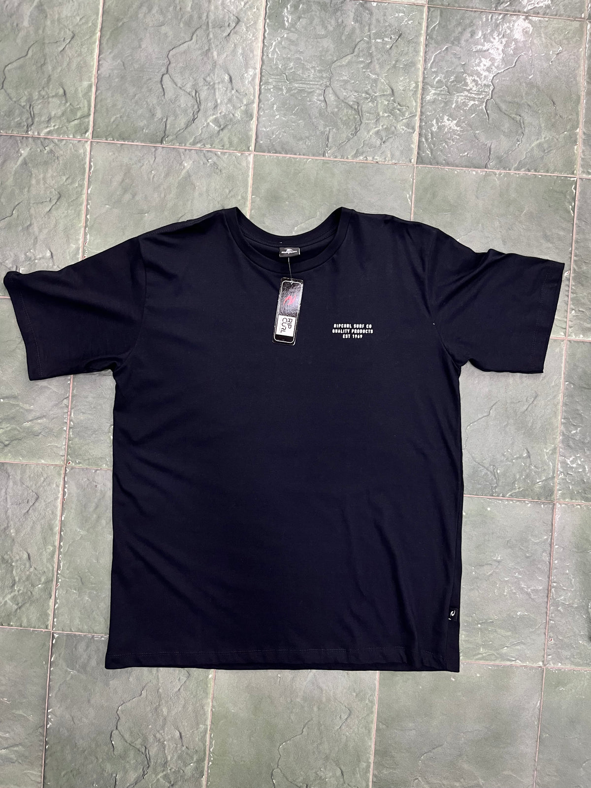 Remera oscura RC