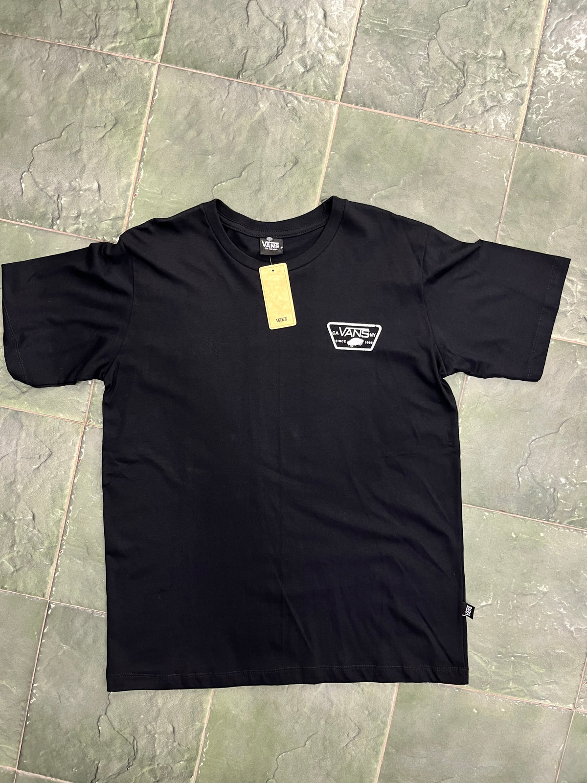 Remera oscura V