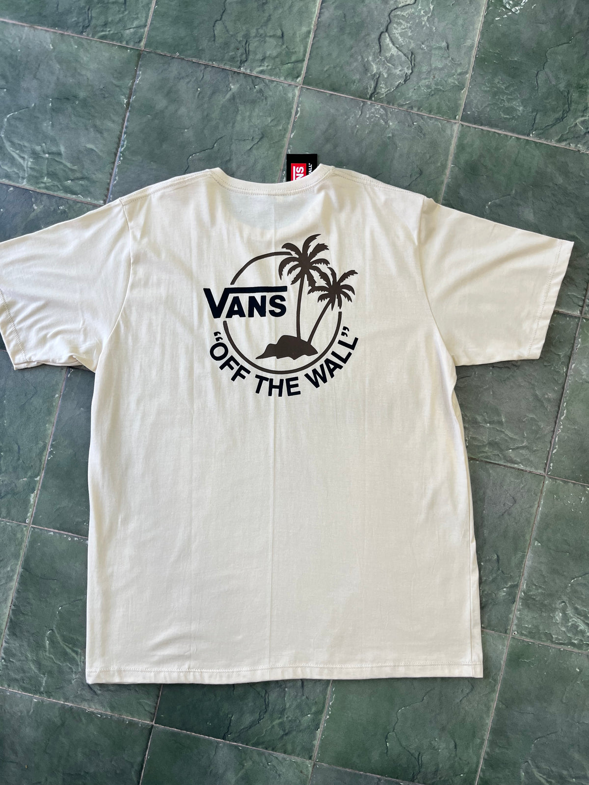 Remera V