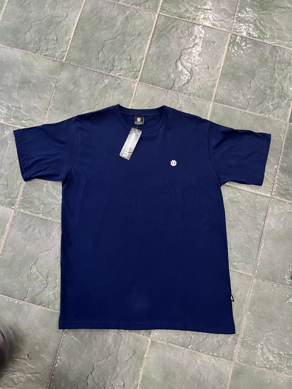 Remera element