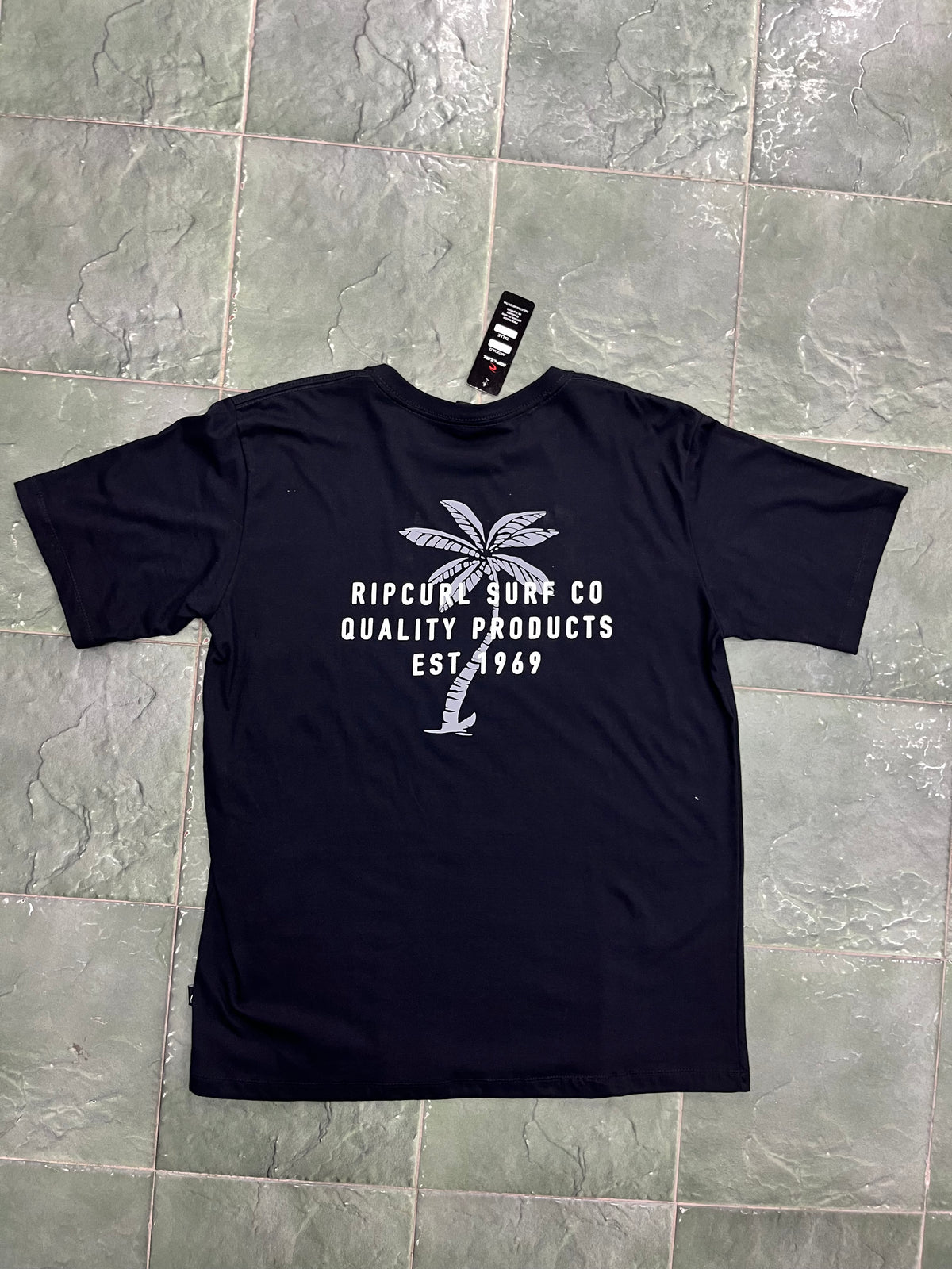 Remera oscura RC