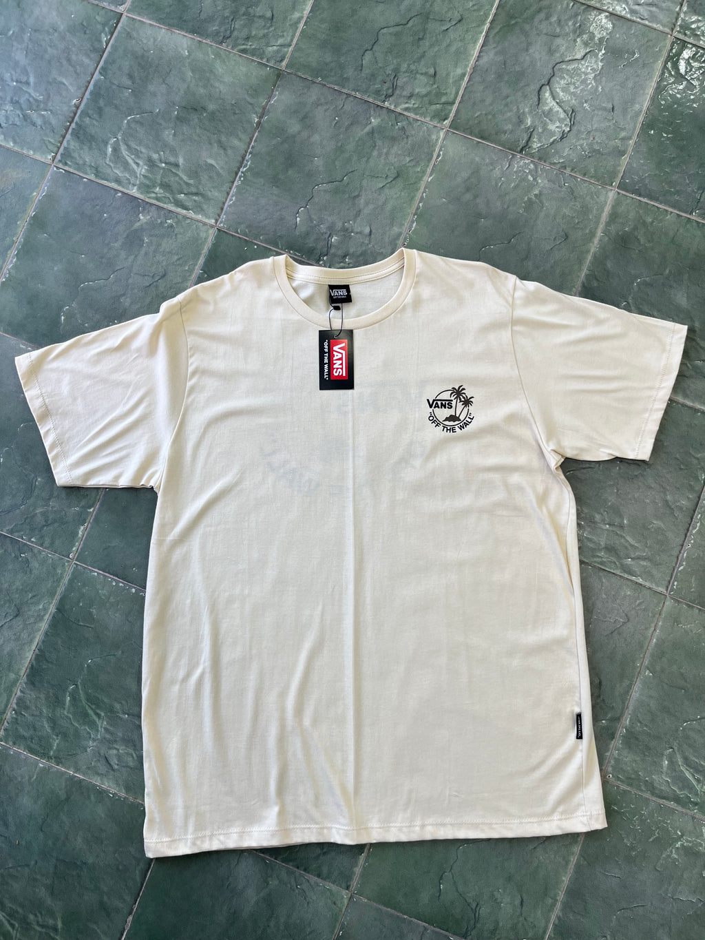 Remera V