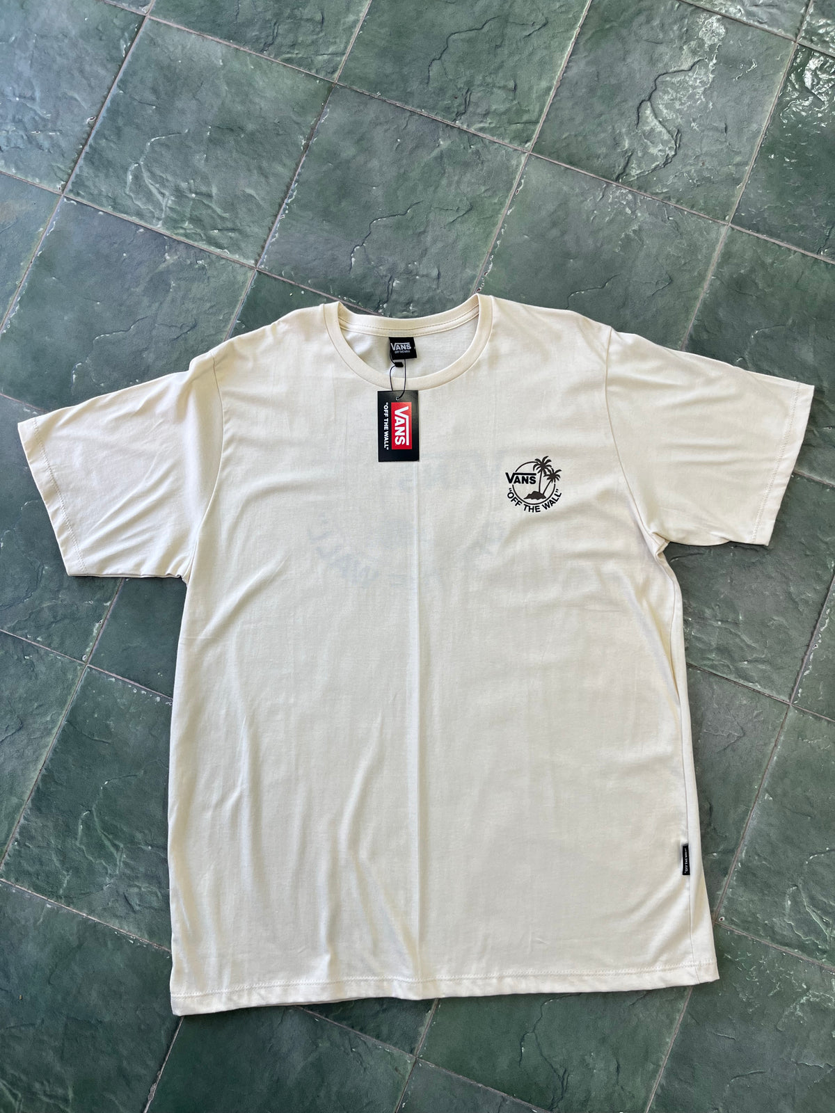 Remera V
