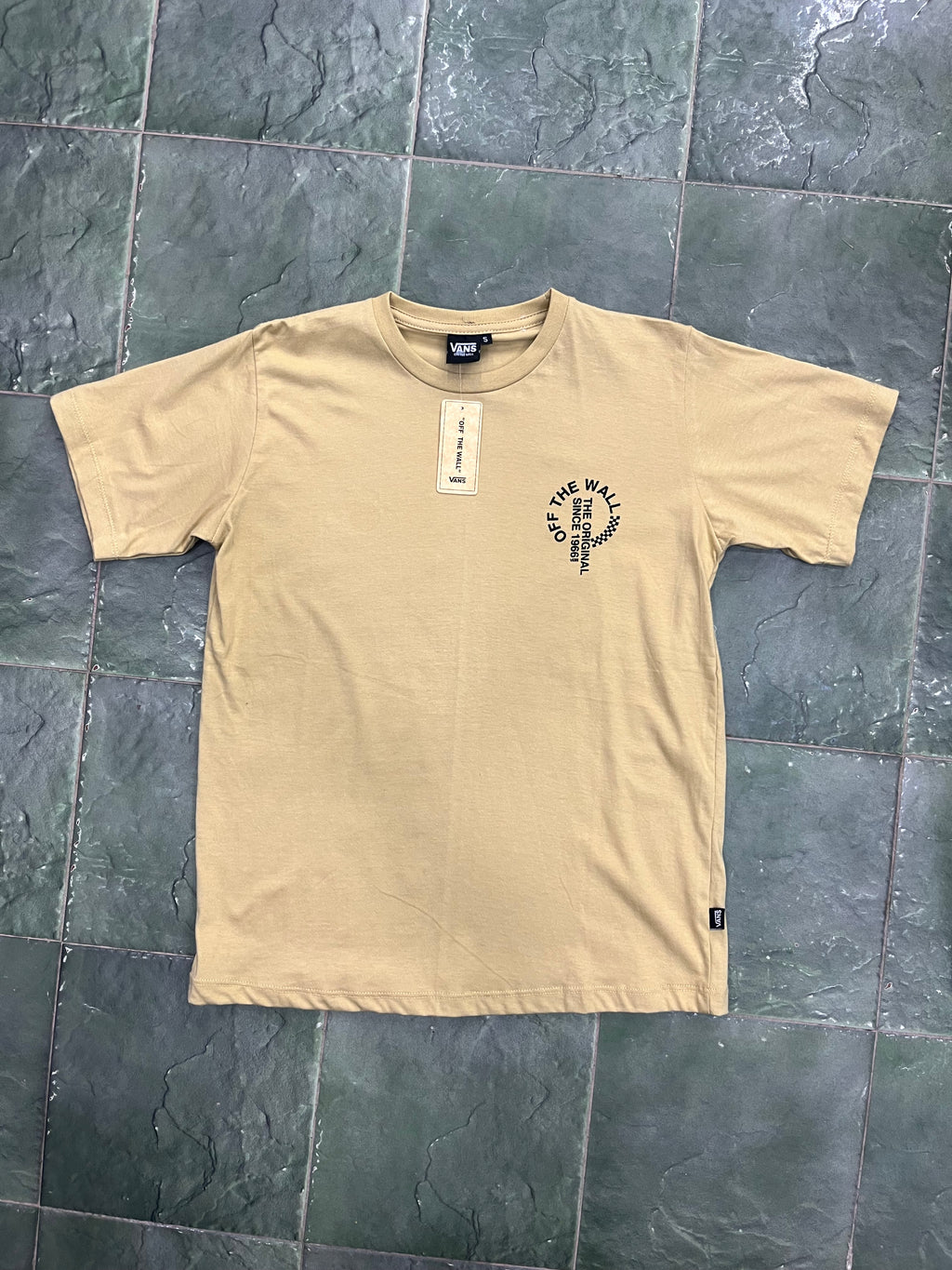 Remera V